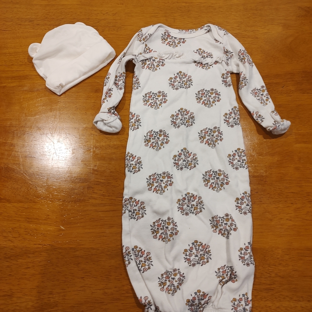 🌟 Bundle Kids Items for $2 Each🌟Floral Sleeper and Bear Hat